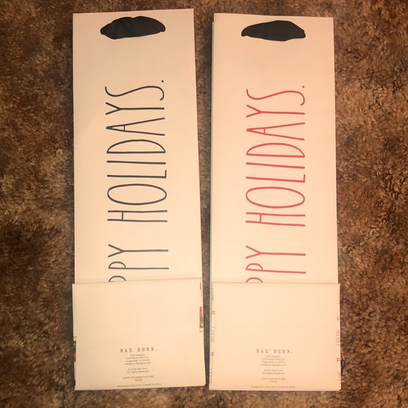 🍒3/30$.RAE DUNN " HAPPY HOLIDAYS" 2 Gift Bags for bottles - Picture 2 of 6